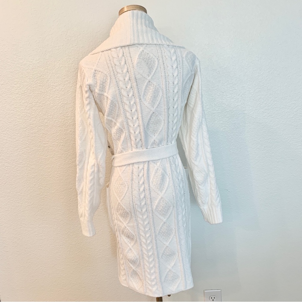๐ PJ Salvage White Chenille Cable Knit Sweater Short Robe - Picture 10 of 14